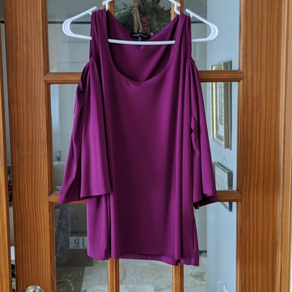 Cold Shoulder-L--NWOT